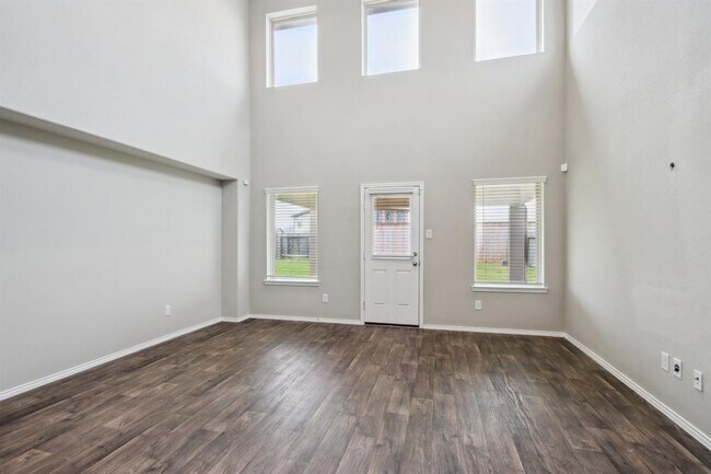 Building Photo - 8414 Aster Gln Wy