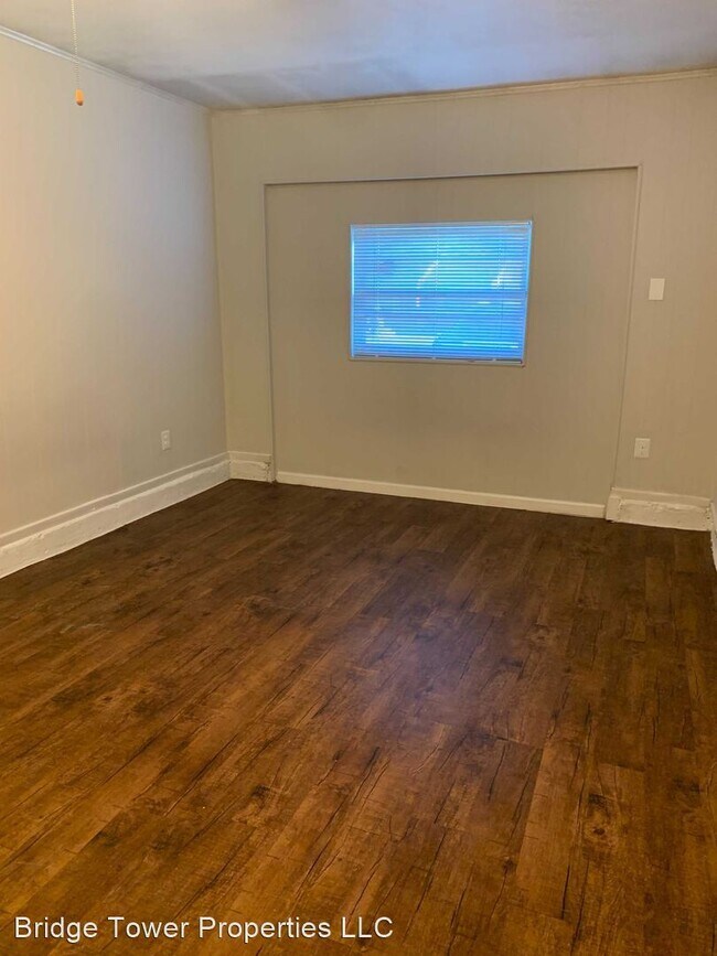 Building Photo - 4 br, 1.5 bath House - 826 E Celeste Drive