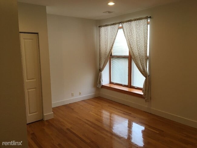 Building Photo - 523 2nd Ave