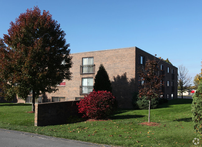 Primary Photo - Northwood Apartments