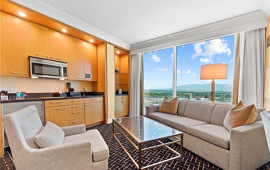 Building Photo - 2000 Fashion Show Dr