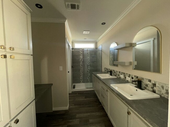 Building Photo - 52 Orange Blossom St