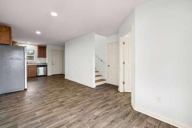 Building Photo - Spacious Rental Minutes from Downtown Nashville!