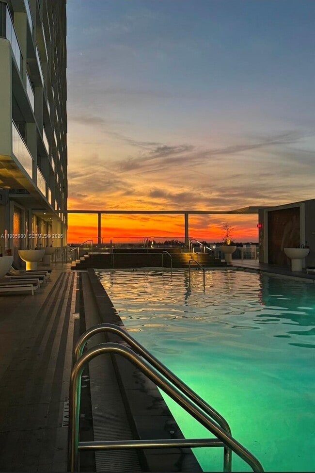 Building Photo - 2000 Metropica Wy