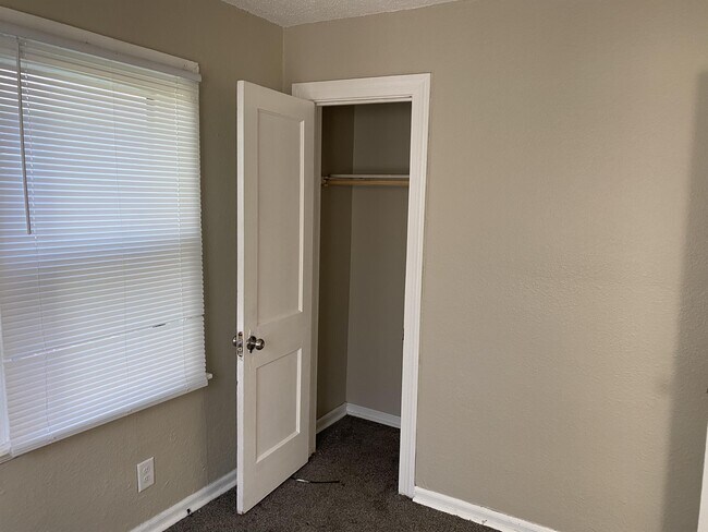 Building Photo - 1341 Taft St