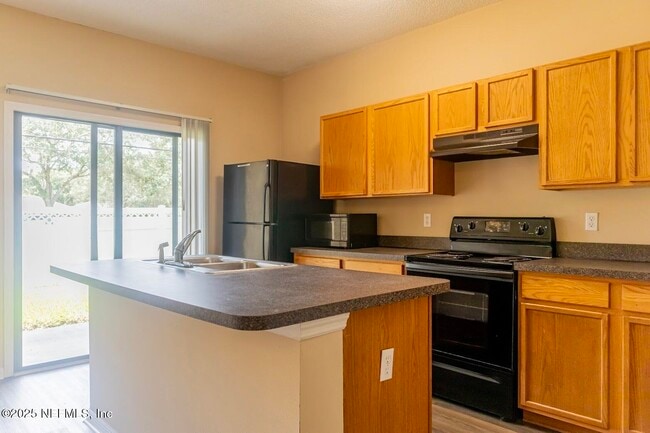 Building Photo - 275 Beech Brook St