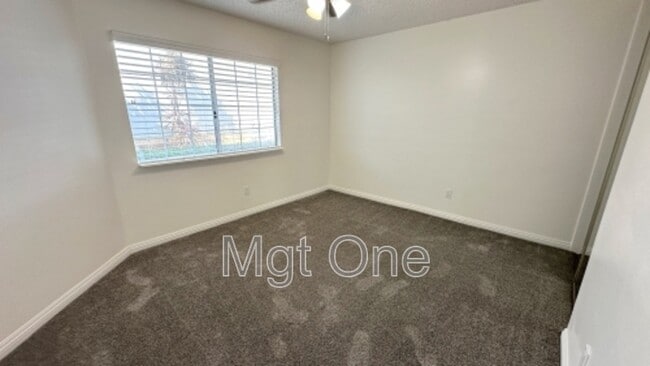 Building Photo - 23097 Mansfield Ln