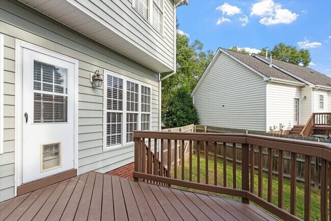 Building Photo - Spacious 4 Bedroom Raleigh Home - Fenced i...