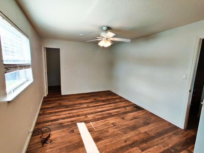 Building Photo - 920 Aragon Ave