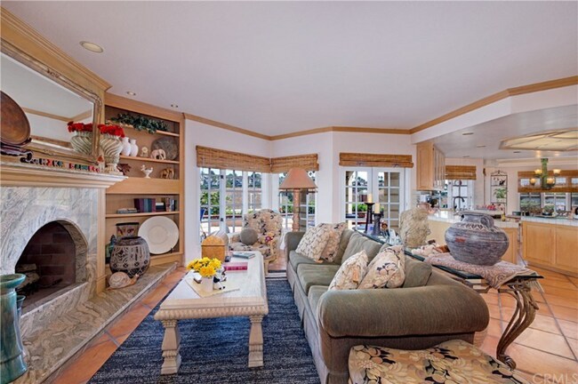 Building Photo - 6 South Peak