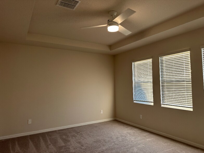 Building Photo - 10721 Tippecanoe Pl