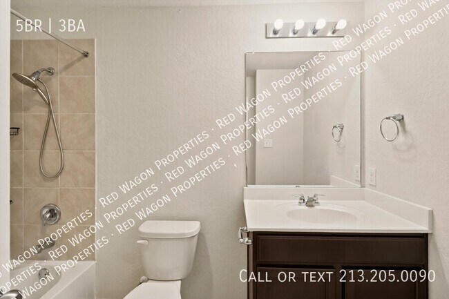 Building Photo - 8106 Chestnut Blue