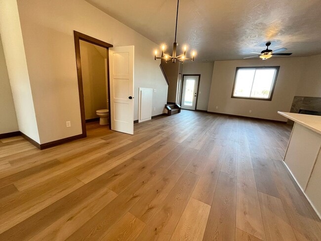 Building Photo - Newly Constructed 3 Bed/2.5 Bath Townhome in Aspen Ridge!