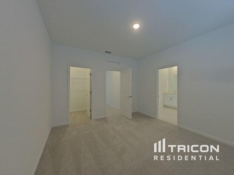 Building Photo - 2450 Peace Of Mind Ave