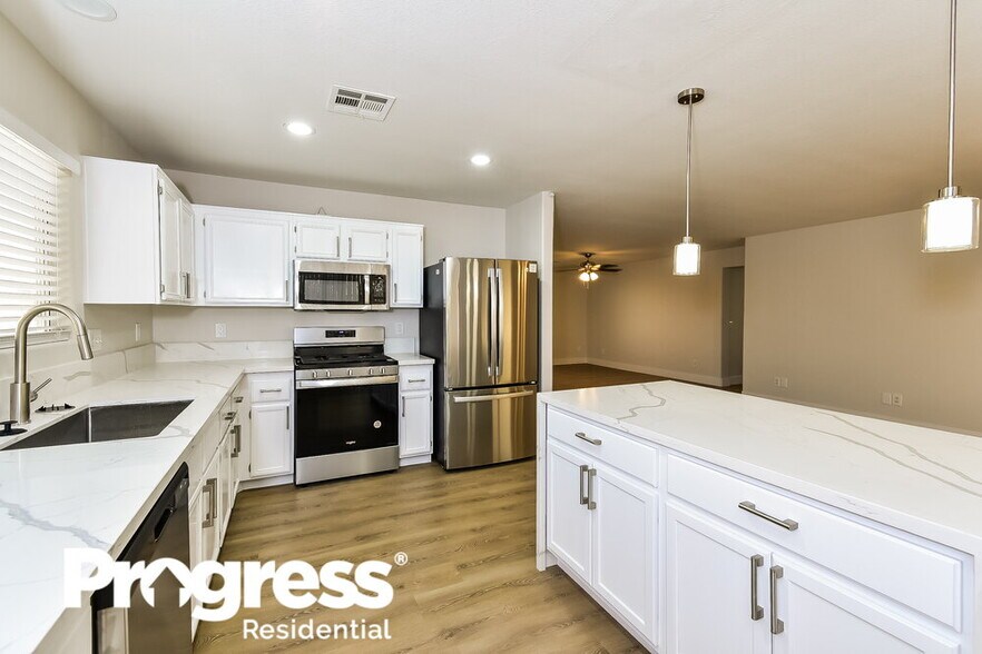 Building Photo - 785 Beach Park St