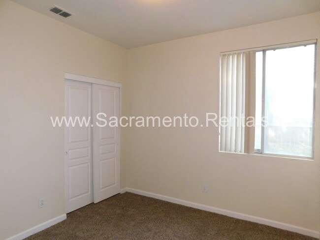 Building Photo - 4 br, 2 bath House - 4000 Saintsbury Drive