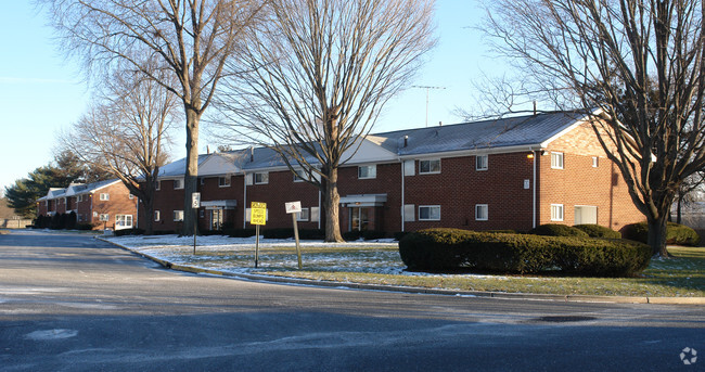 Primary Photo - Townhouse Gardens
