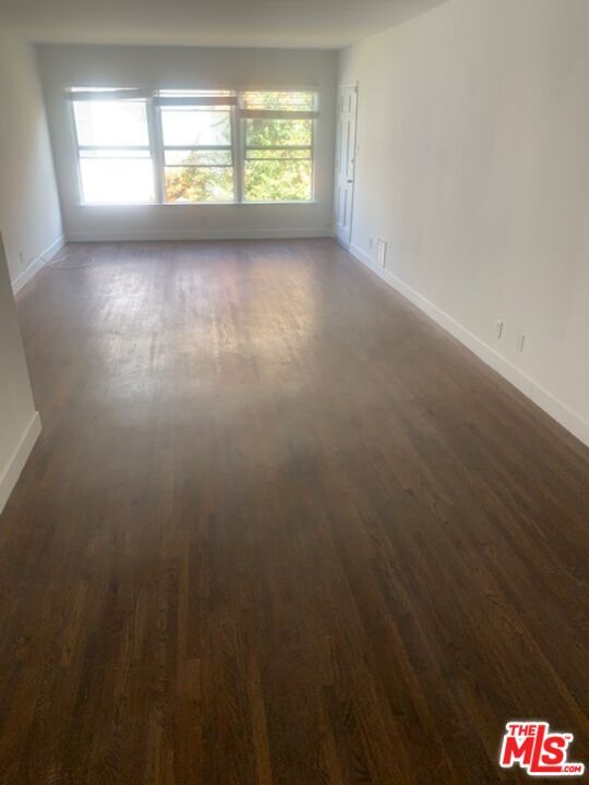 Building Photo - 312 S Reeves Dr