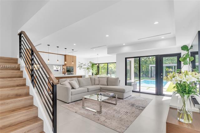 Building Photo - 2029 SW 62nd Ave