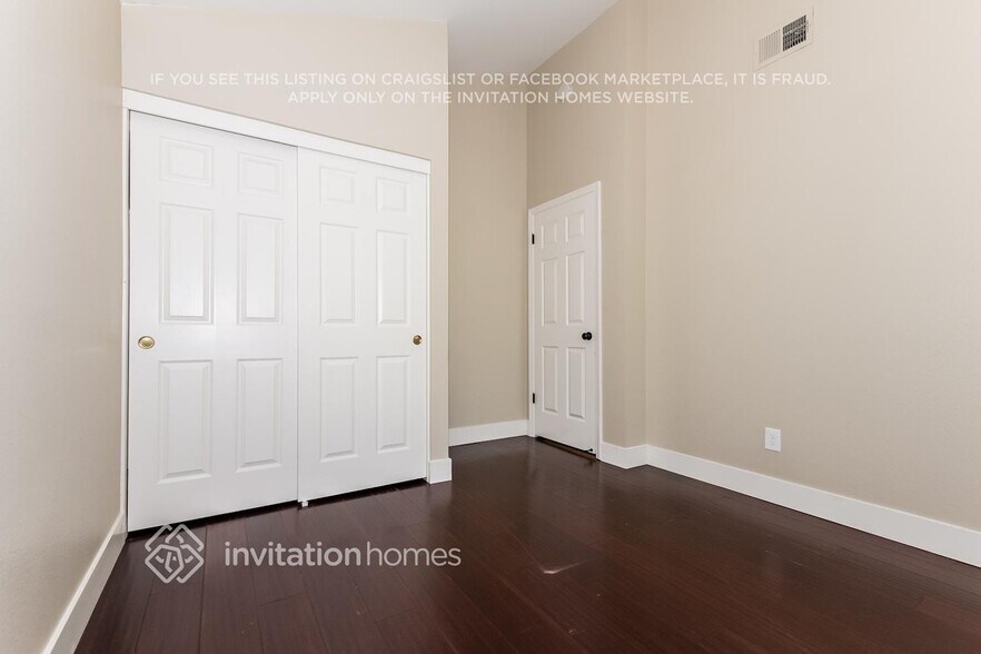 Building Photo - 8448 Bramble Bush Cir