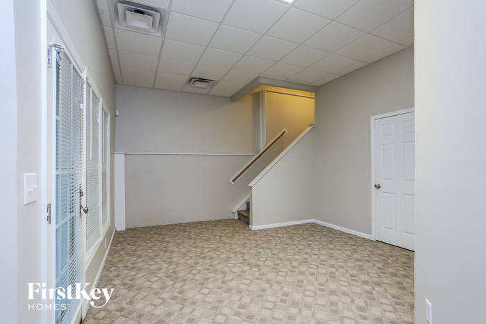 Building Photo - 413 Holly Thorn Trace