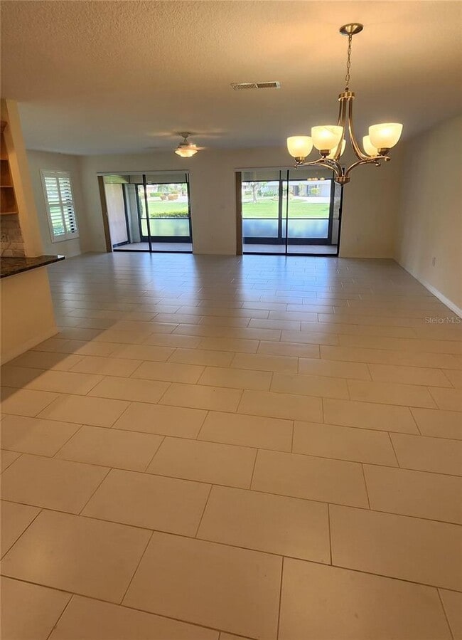 Building Photo - Dream Villa in Palmer Ranch Area