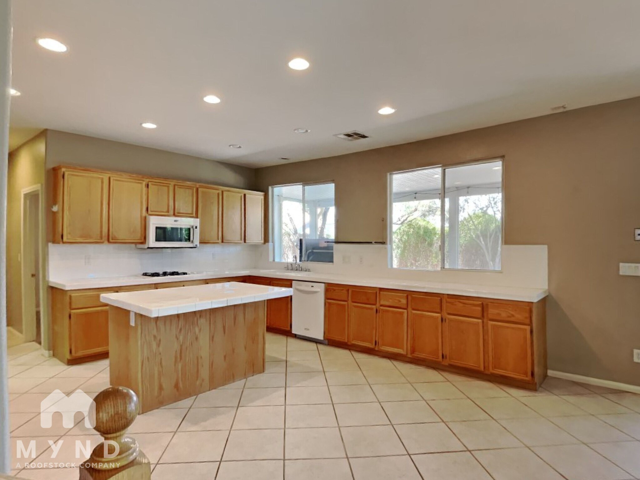 Building Photo - 2728 La Porte Ct