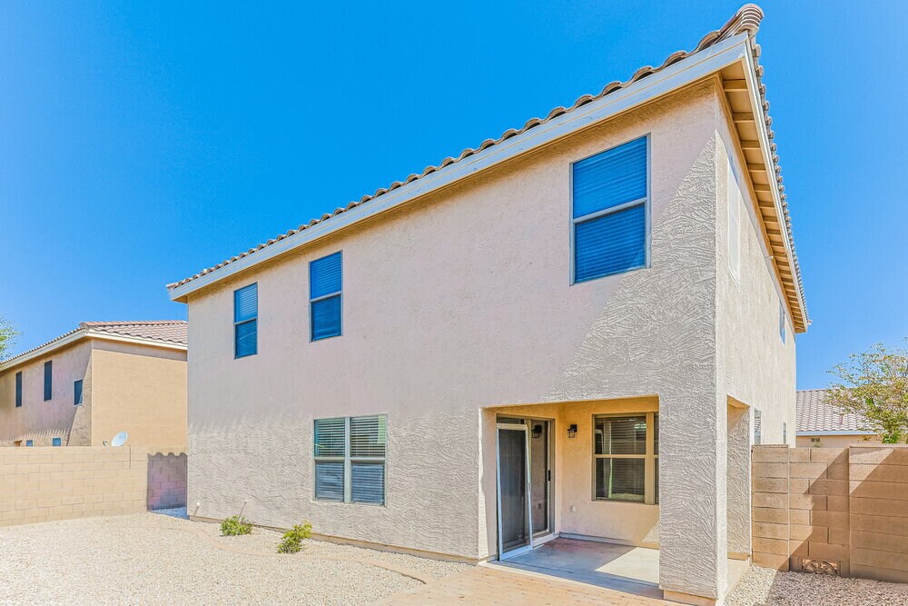 Building Photo - 2349 E Palm Beach Dr