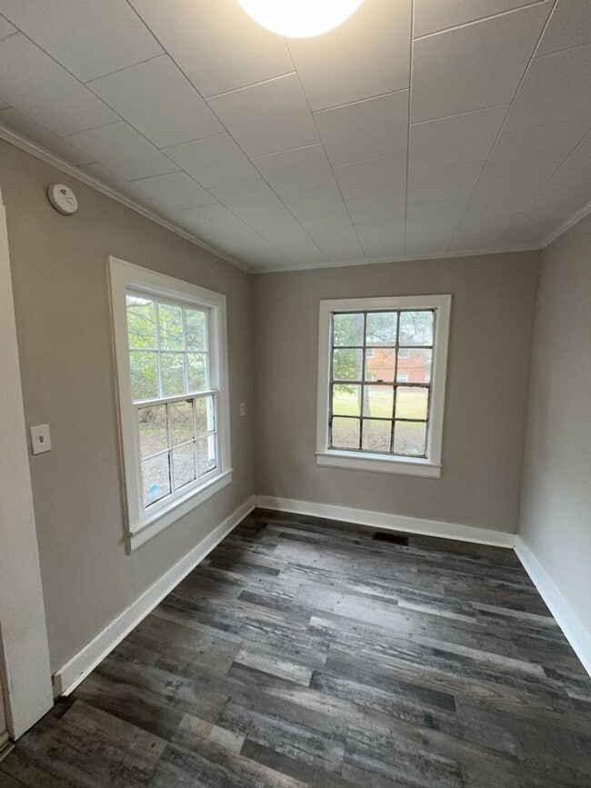 Building Photo - 52 Wilburger St