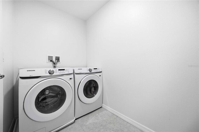 Building Photo - 525 Pawnee Ct