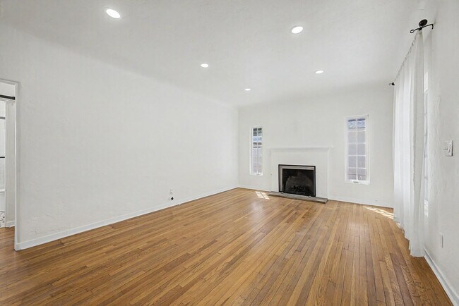 Building Photo - 311 West Campbell Ave