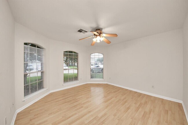 Building Photo - 3211 Crestbridge Ln