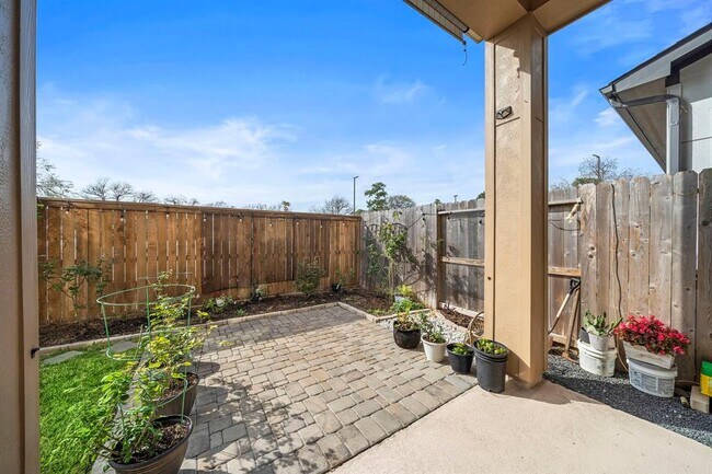Building Photo - 1405 Arkley Way