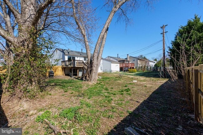 Building Photo - 150 Fairway Rd