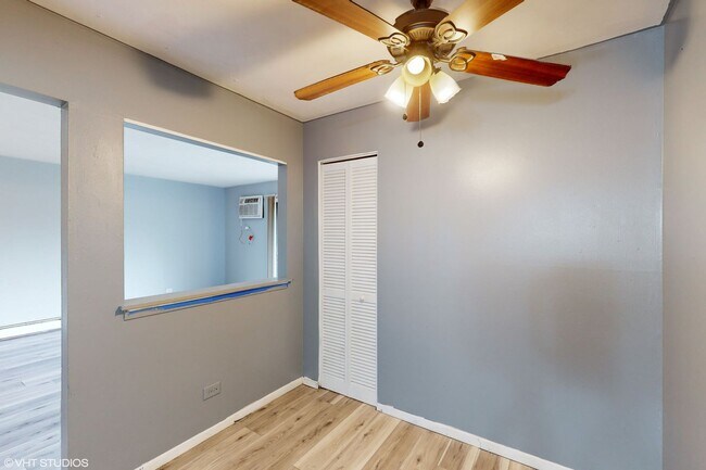 Building Photo - 2432 Waterbury Dr