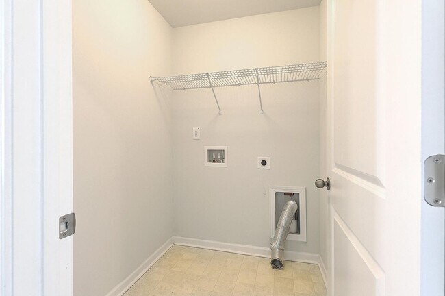 Building Photo - Cane Bay