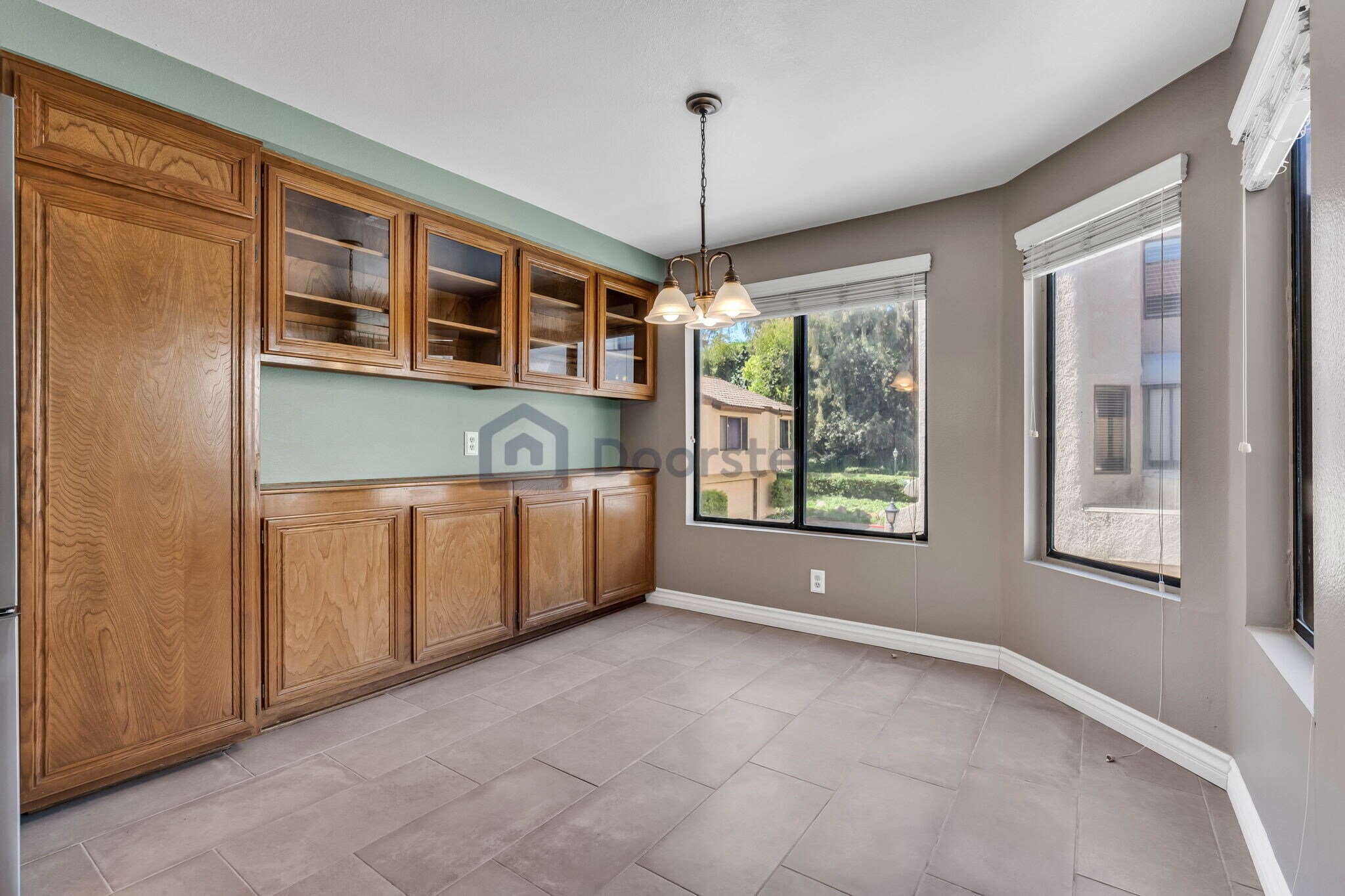 Building Photo - 1 Deerpath Pl
