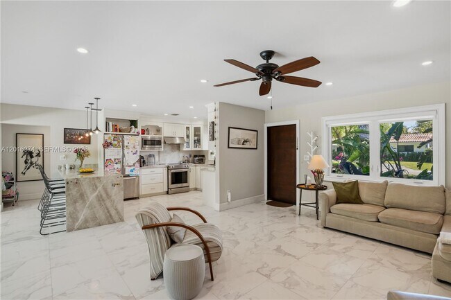 Building Photo - 7830 SW 53rd Pl