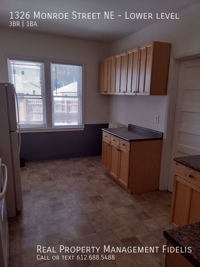 Building Photo - 1326 Monroe St NE