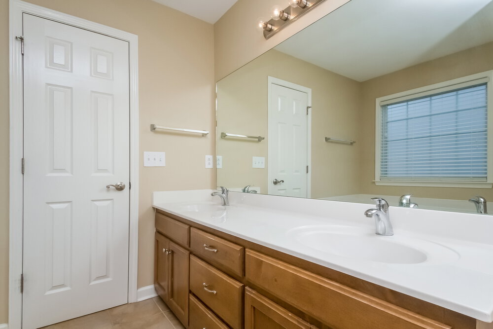 Building Photo - 1014 Persimmon Dr