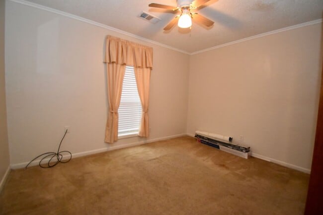 Building Photo - 4 Bedroom, 1.5 Bath Home in Ruston