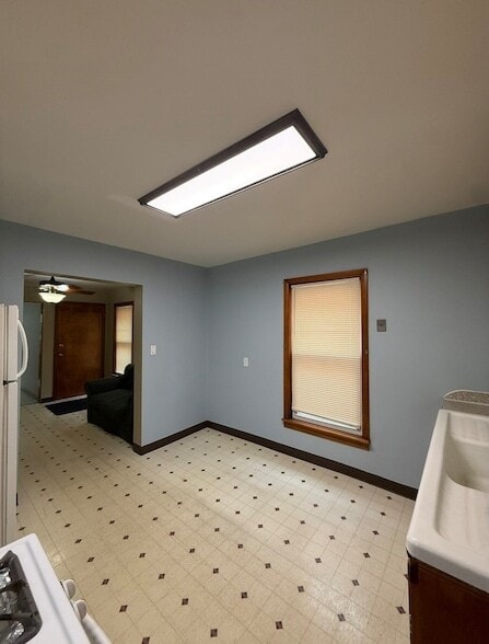 Building Photo - 2628 S Throop St