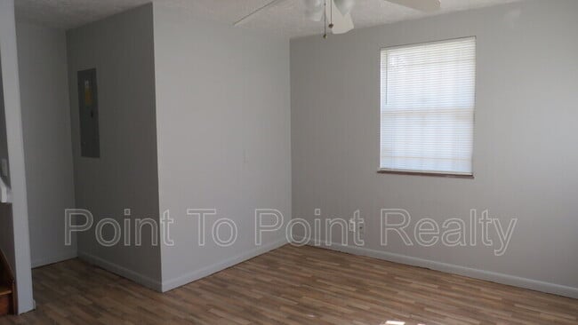 Building Photo - 1609 W 13th St