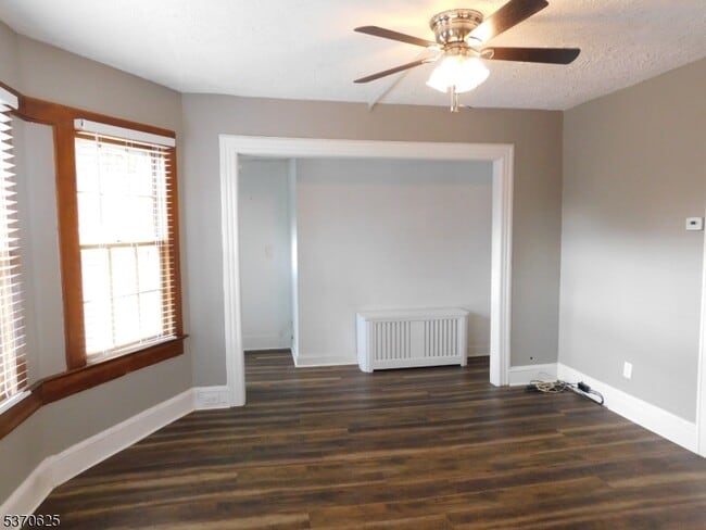 Building Photo - 176 Totowa Rd