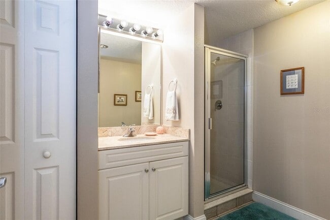 Building Photo - 60 Surfview Dr