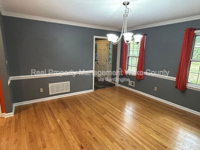 Building Photo - 4500 Connell Dr