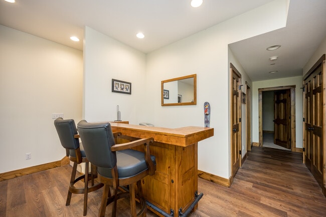 Building Photo - 153 Golden Meadow Ln