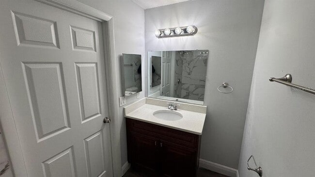 Building Photo - 2920 SE 50th Ct