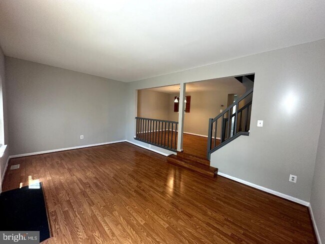 Building Photo - 8121 Fenwick Ct