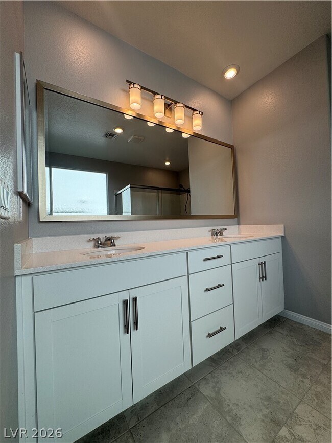 Building Photo - 7490 Lush Oasis Ave.